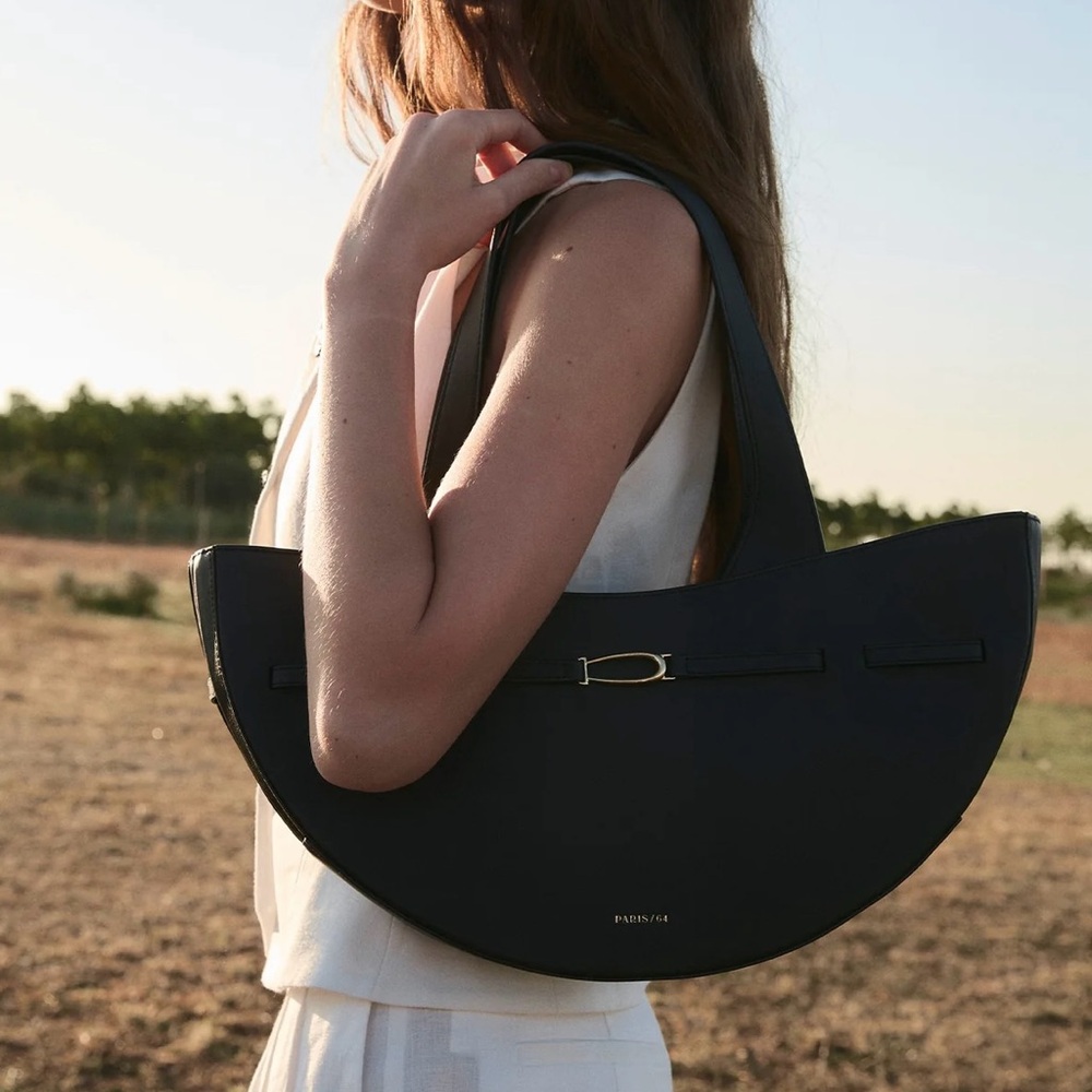 Brand New- PARIS /64 Galope Large in Black Leather 🖤🐎